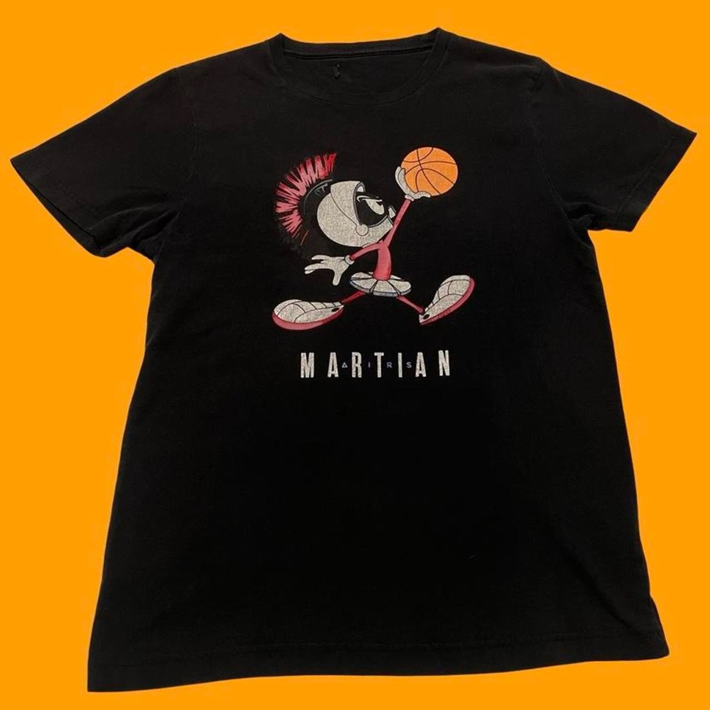 Vintage 90’s Looney Tunes Marvin The Martian Basketball Air
Jordan Nike Shirt